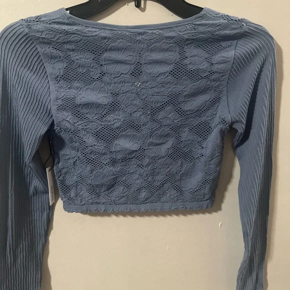 ❤️ $10 Flash Sale Forever 21 Seamless Floral Crochet Crop Top - Picture 9 of 13